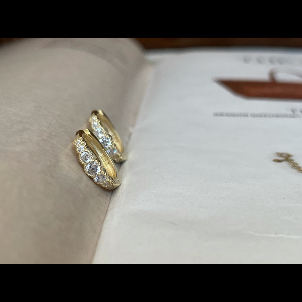 Hoop earrings gold huggies color cz huggies - Picture 7 of 8